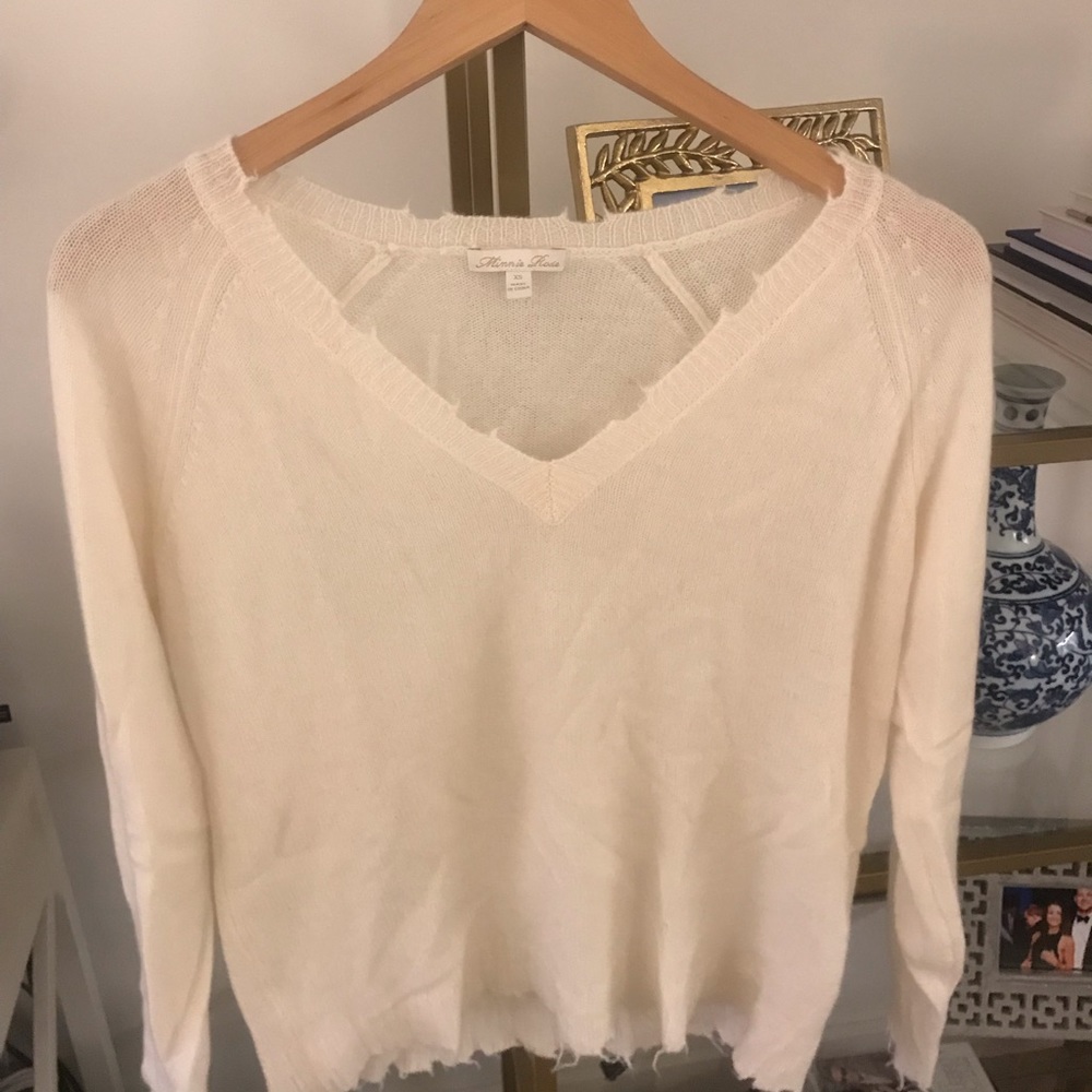 Lightweight cashmere sweater